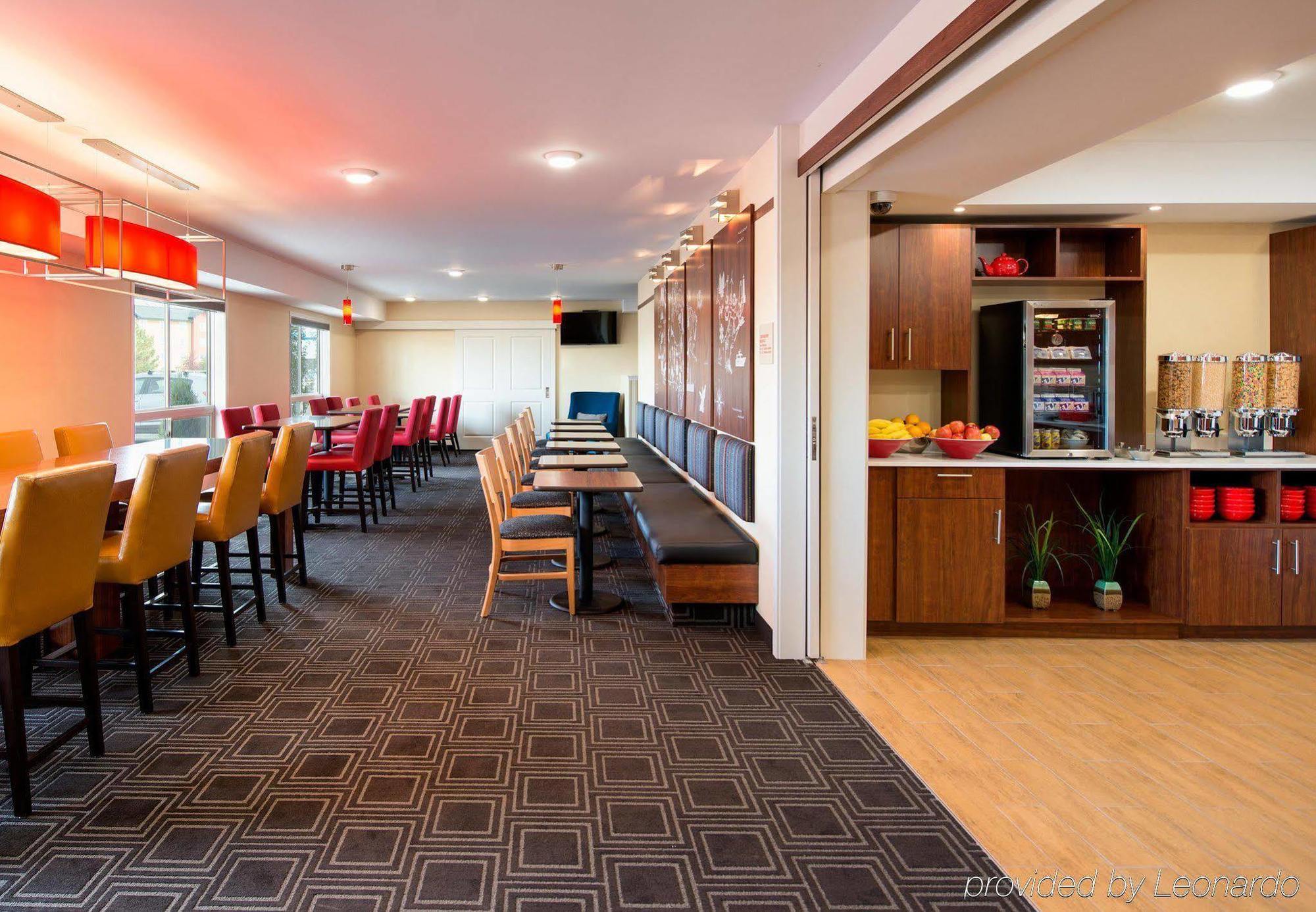 Towneplace Suites By Marriott Red Deer Extérieur photo